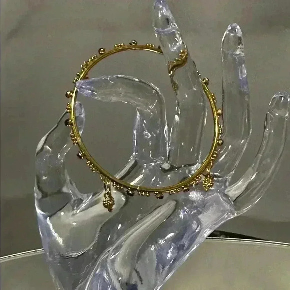 💎💟Women’s Gold tone  bangle bracelet - Picture 2 of 10